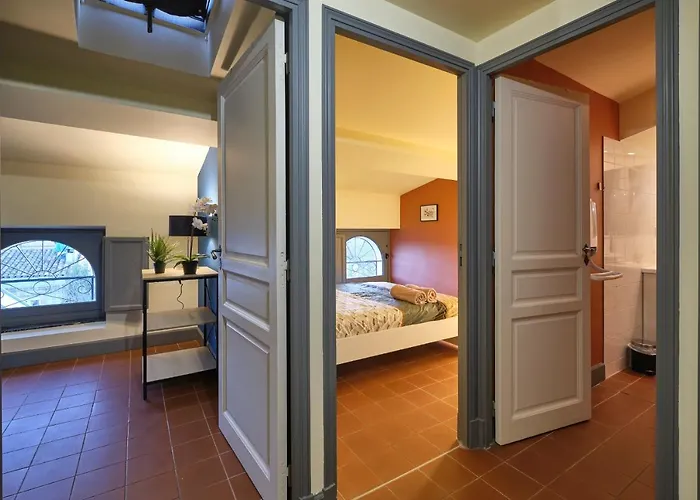 Autour Du Chateau Daire